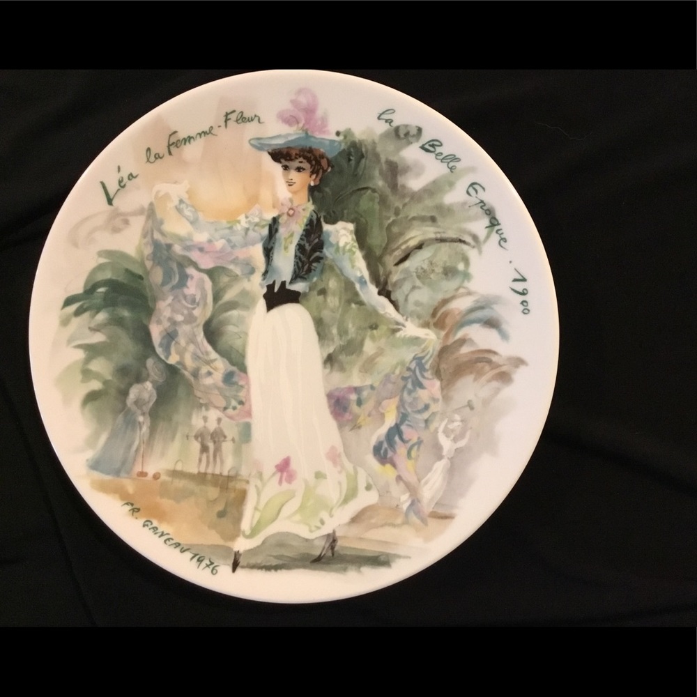D’Arceau Limoges Les Femmes Du Siecle - Lea La Femme Fleur Plate Bradford Exch